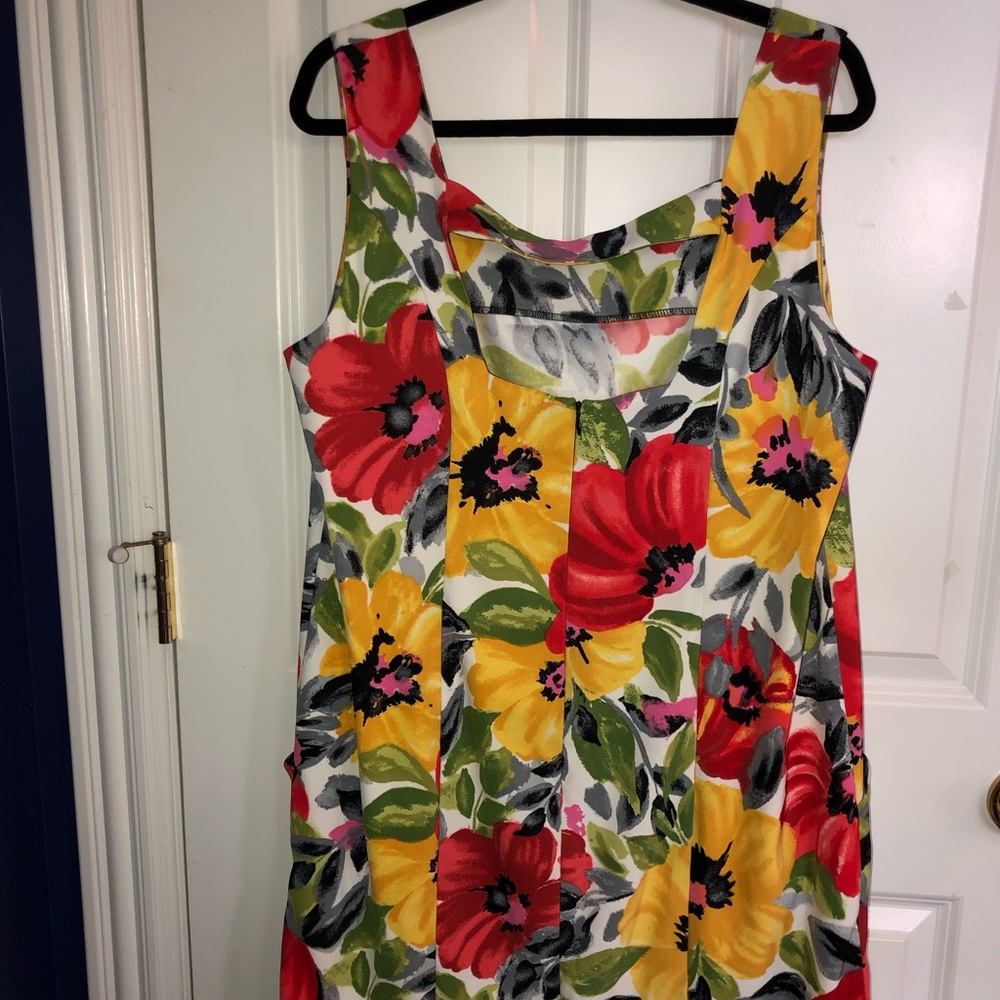 Dress - Picture 2 of 3